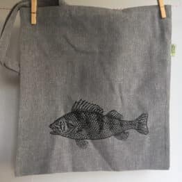 Handgedruckte_Recycling_Baumwolltasche_Barsch_schwarz_
