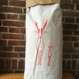 Weihnachtlicher Papiersack mit Hirschen