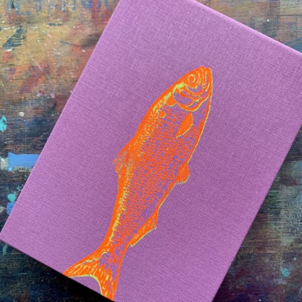 Farbschnittblock mit Fisch in orange