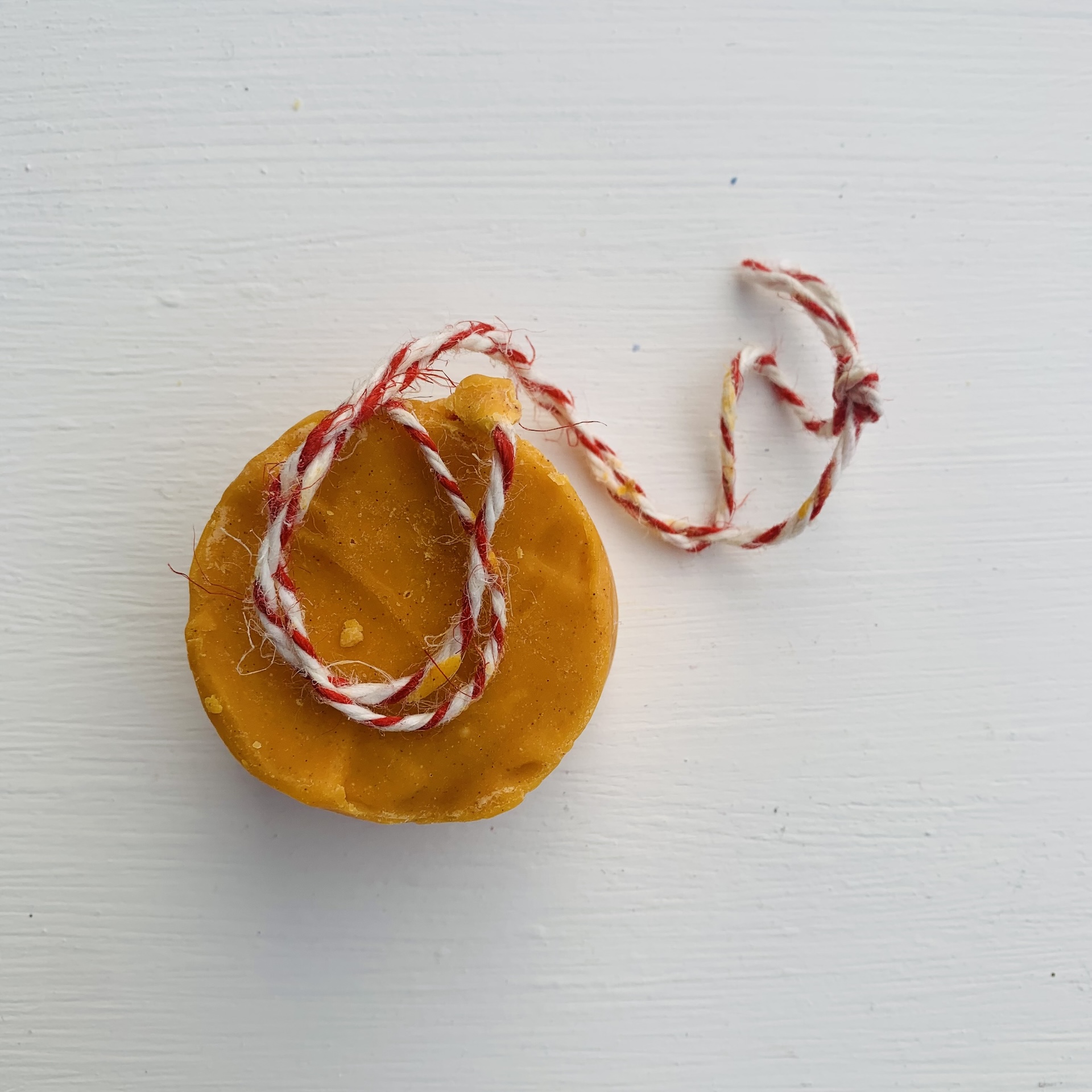 handgemachte duschorangenseife mit luffaschwamm handgemachte duschorangenseife mit luffaschwamm