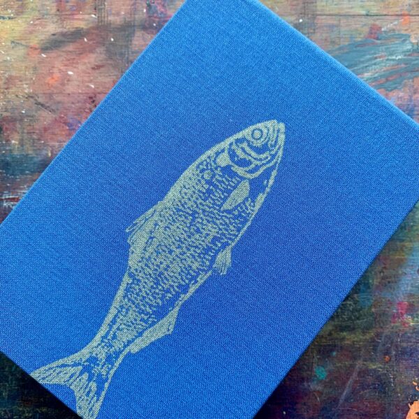 Farbschnittblock mit Fisch blau silber