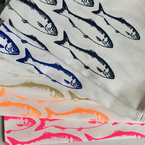 geschirrhandtuch fischschwarm