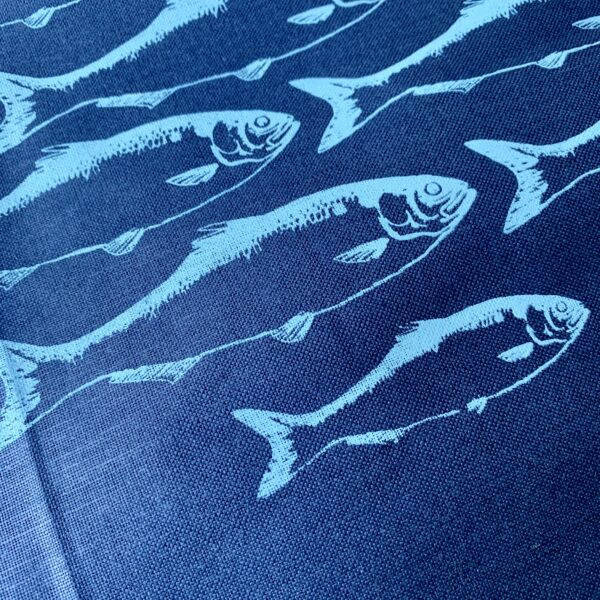 Handtuch Fischschwarm dunkelblau