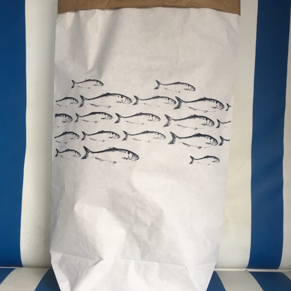 Papiersack fischschwarm