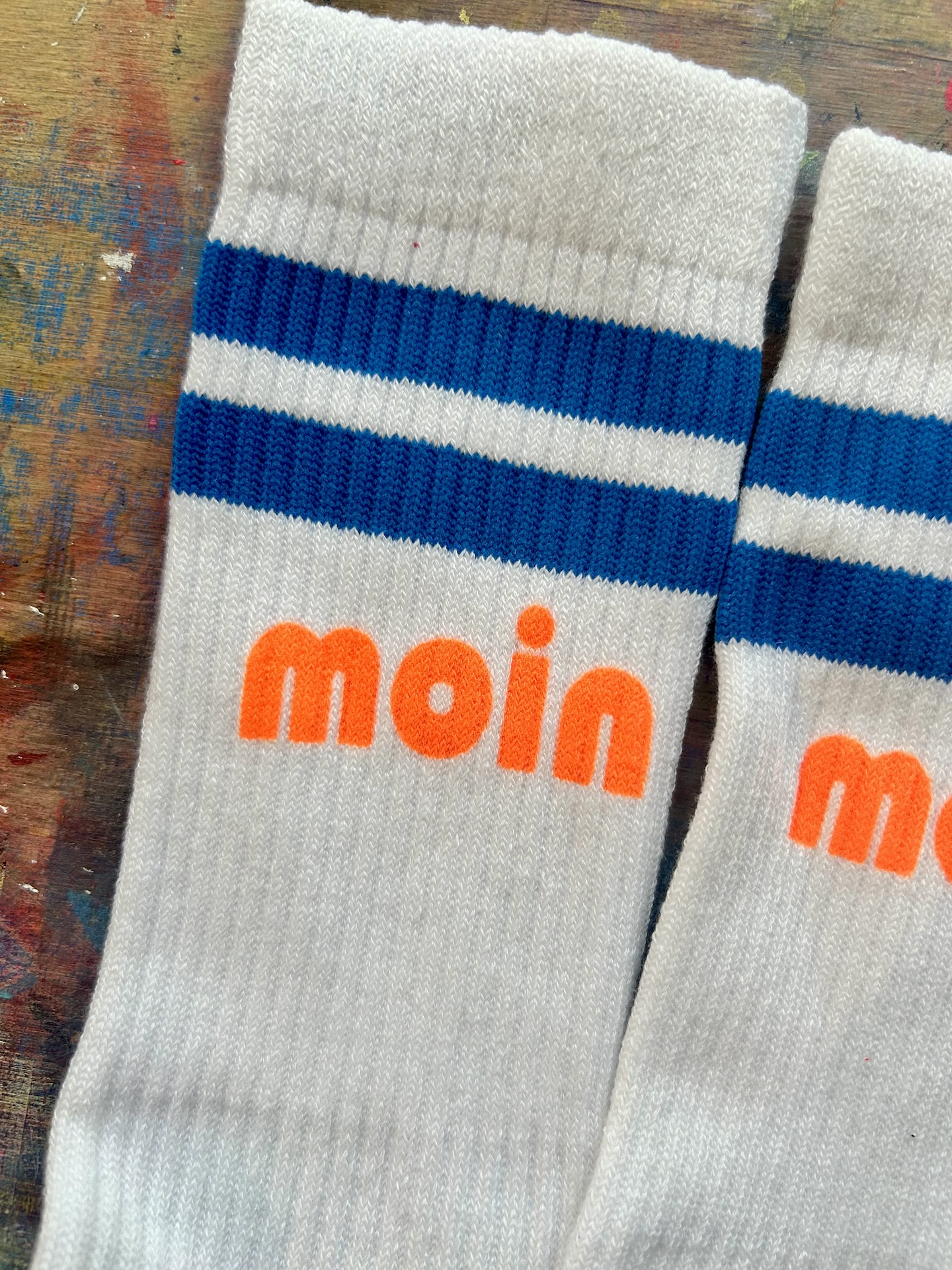 Flensburger Socken mit Moin Flensburger Socken mit Moin - blau handbedruckt in Flensburg