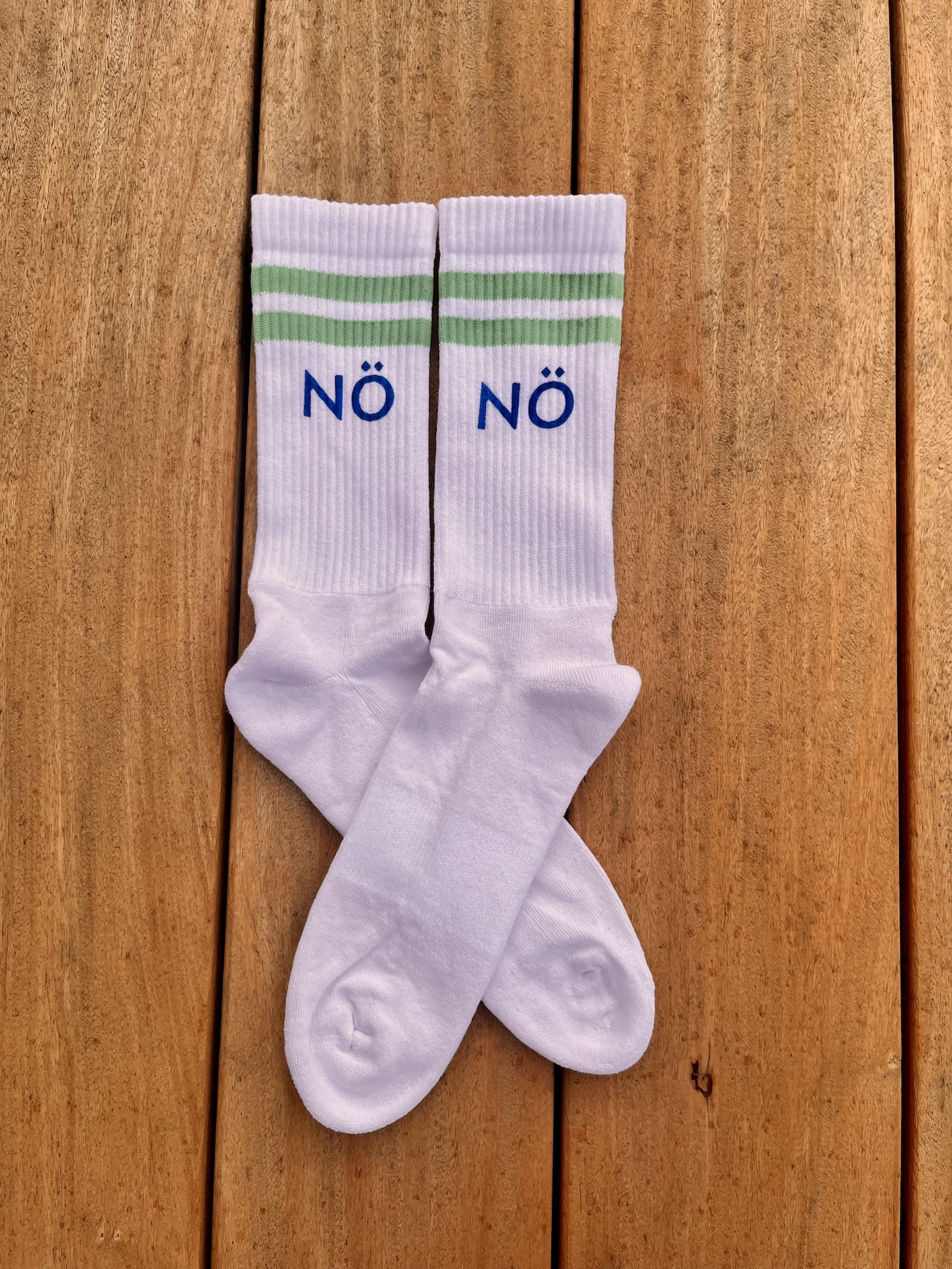 Flensburger Socken mit Nö Flensburger Socken mit Nö - grün handbedruckt in Flensburg