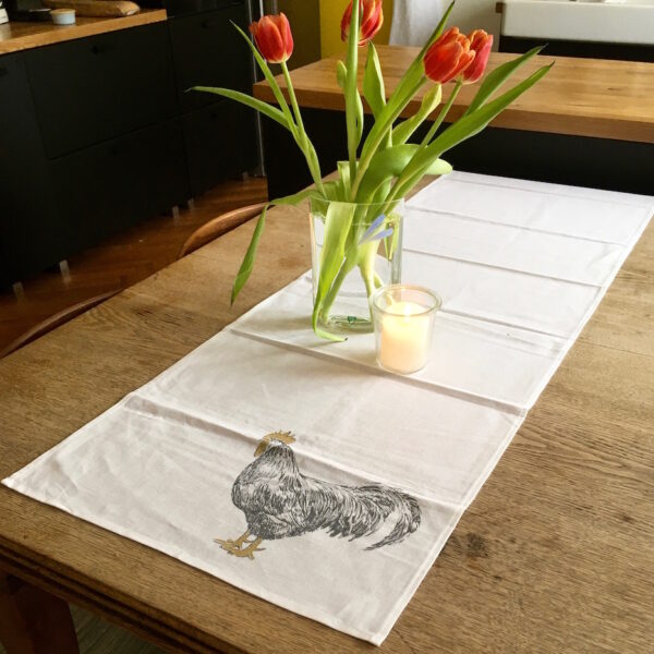 Tischläufer mit Hahn
